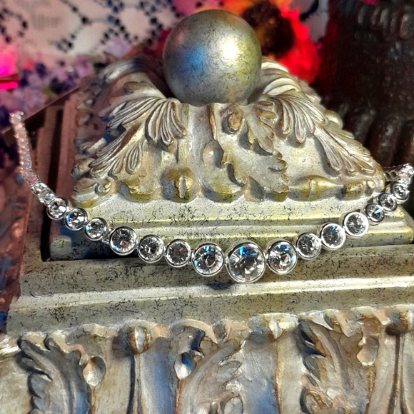 NWT Y2K Monet Silvertone & Rhinestone Iced-Out Adjustable Necklace - Picture 3 of 13